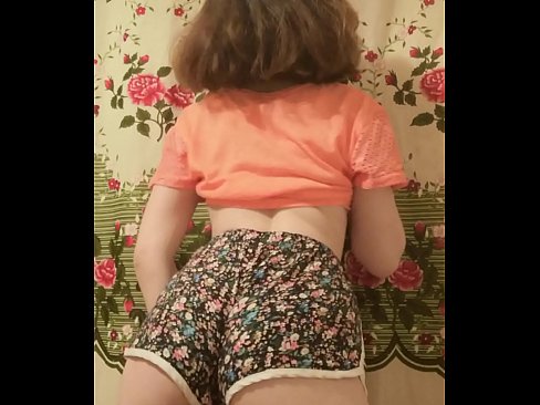 ❤️ Nwa ọhụrụ sexy na-eyipụ uwe mkpirisi ya na igwefoto ❤️  na anyi ﹏